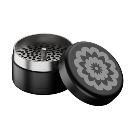 grinder Flower Mill Premium 2.0 negro con cámara de acero inoxidable, placa intercambiable y tamiz de polen. Capacidad de hasta 2 g.